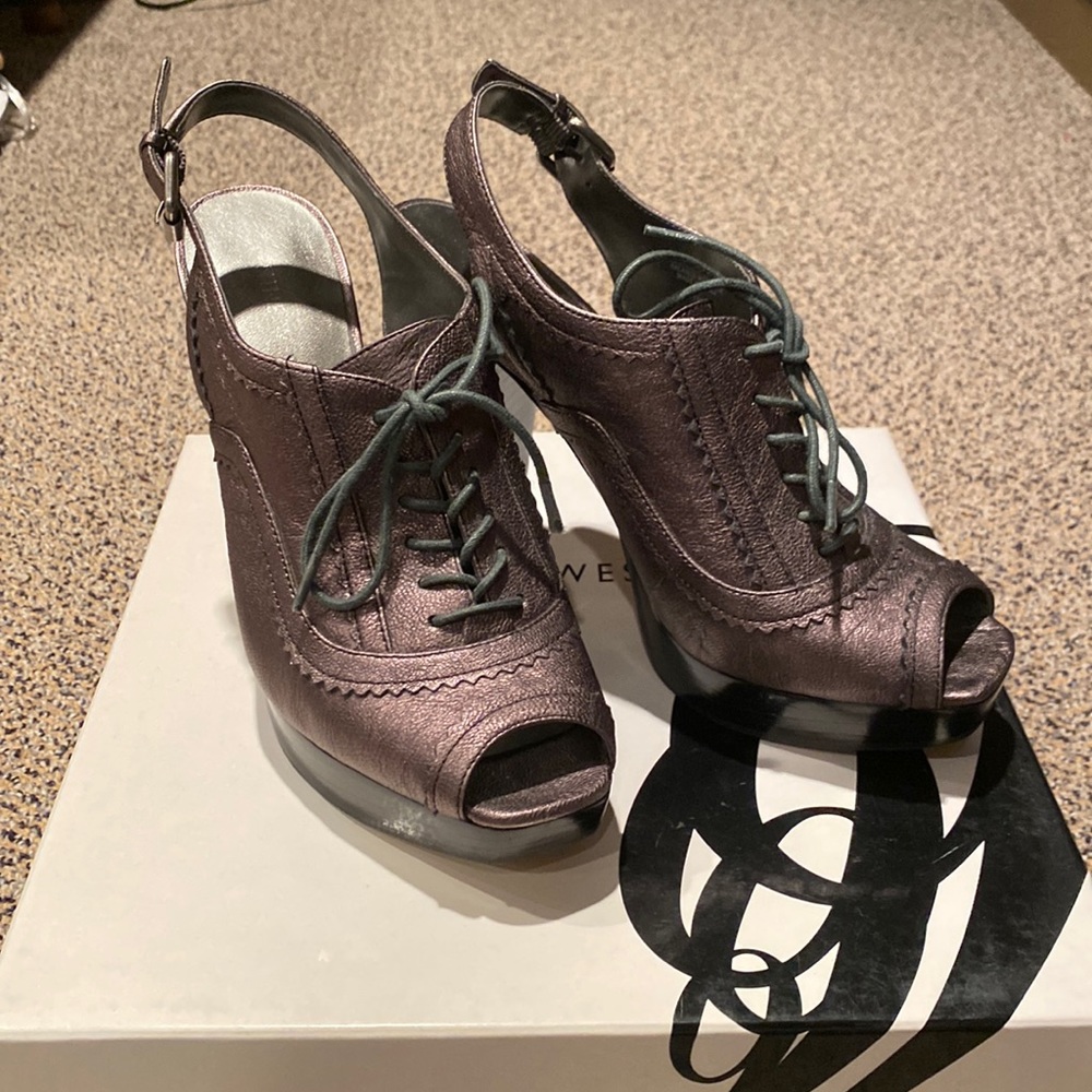 Nine West pewter leather peep toe sandals